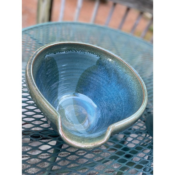 Red Duck pottery blue green Mixing bowl with spout - Picture 6 of 6